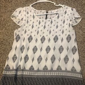 Black and white charming Charlie’s top